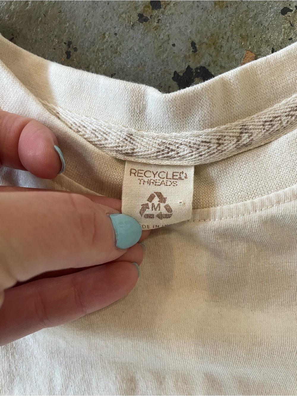 Recycled Threads Cropped Graphic Tee with Embroidered Pocket Design Size Med - Picture 4 of 8